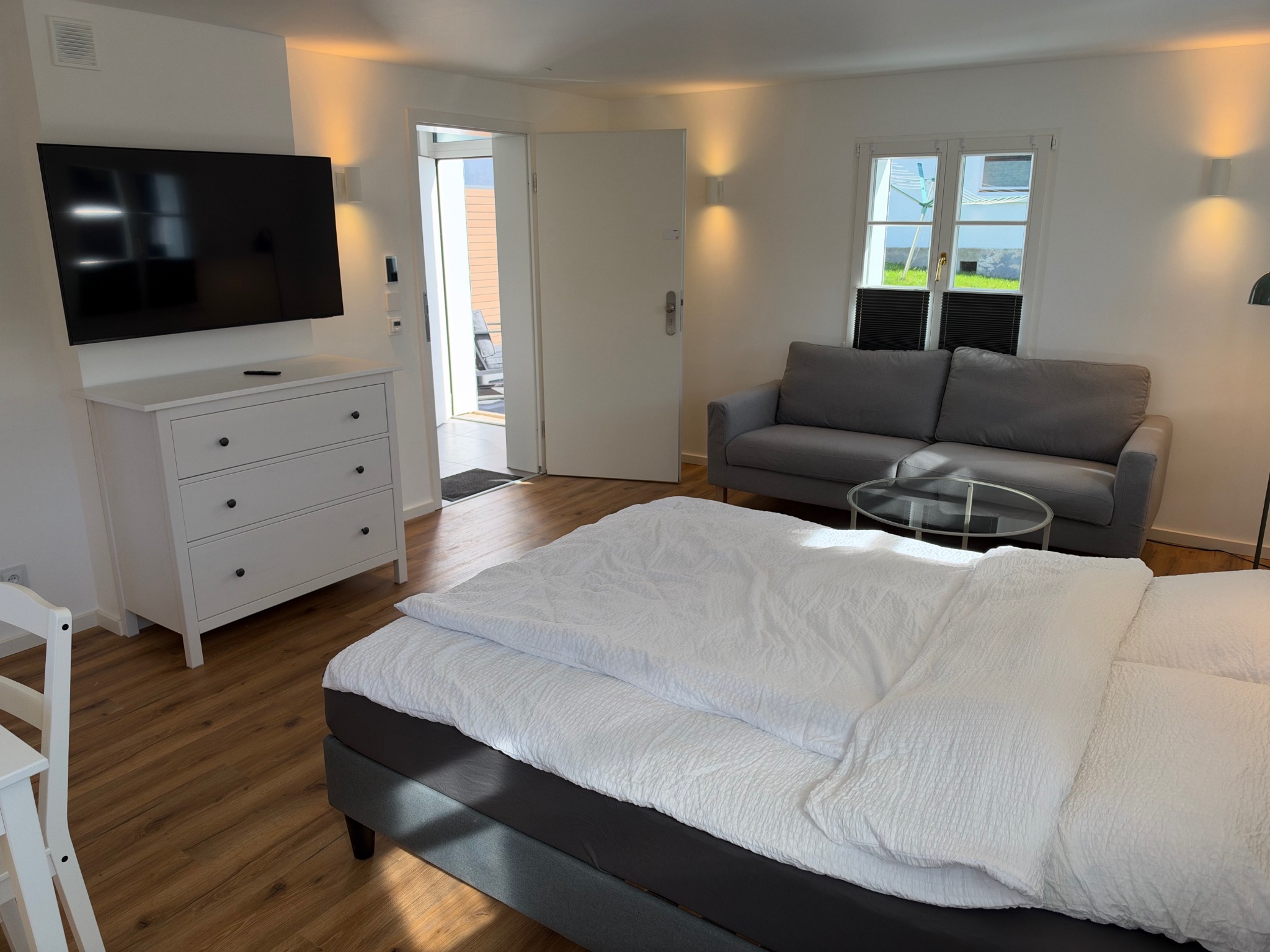 Helles Apartment mit Terrasse & Küche